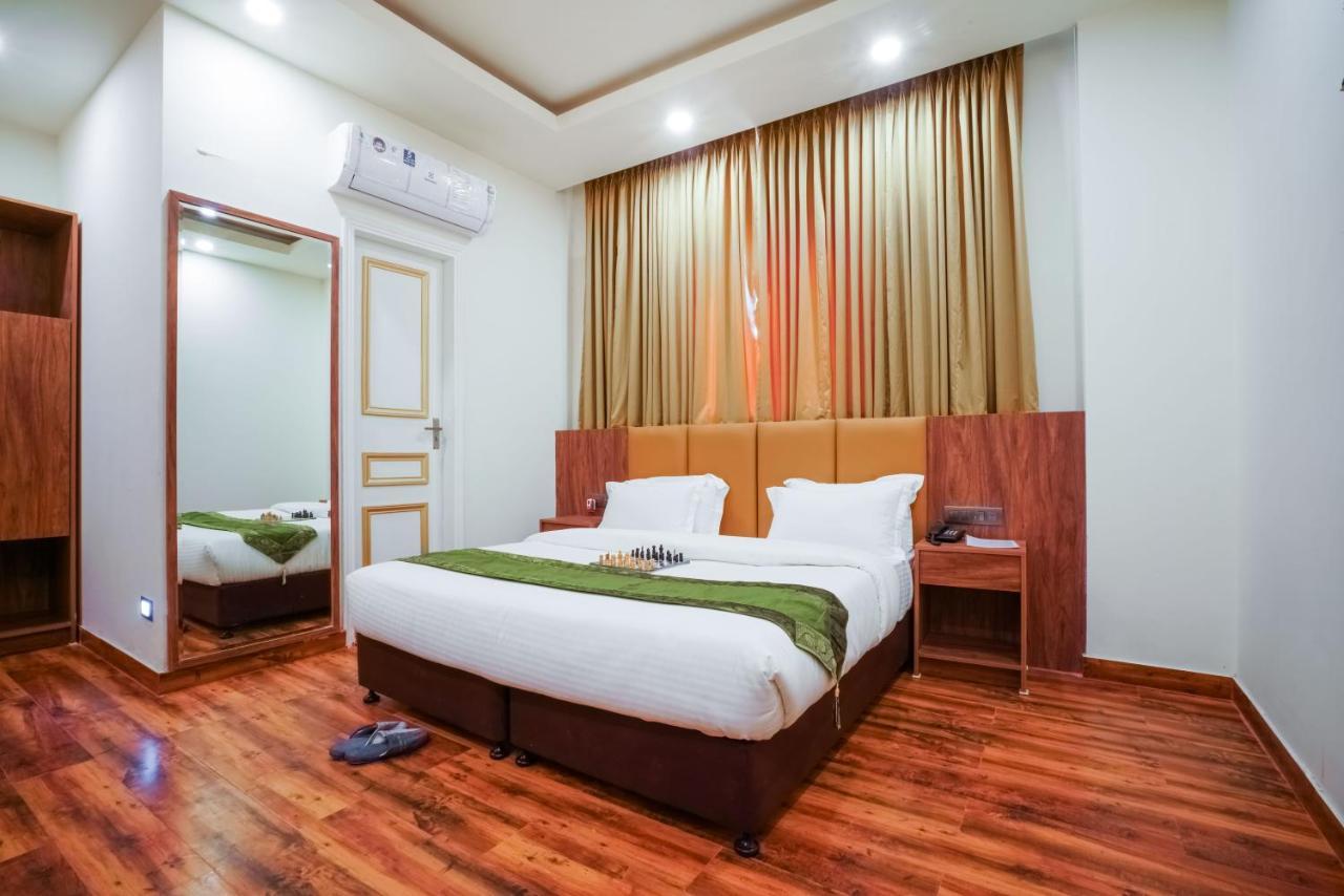 ออล เฮฟเวน โกลด์ Hotel นิวเดลี ภายนอก รูปภาพ