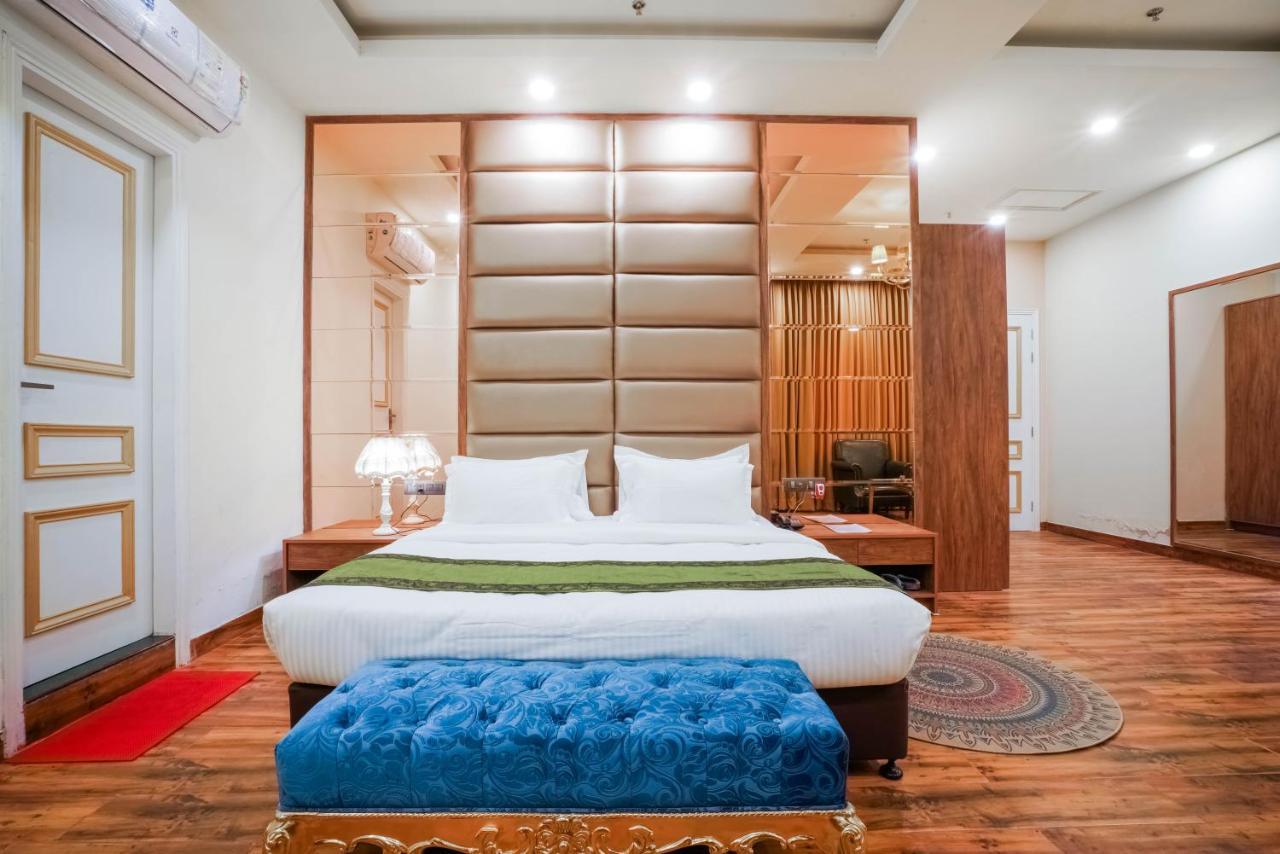 ออล เฮฟเวน โกลด์ Hotel นิวเดลี ภายนอก รูปภาพ