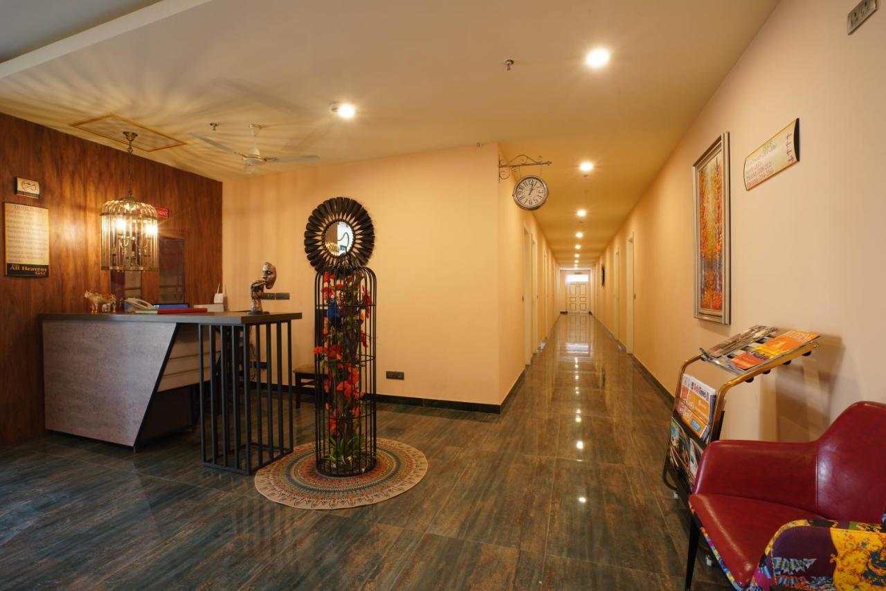 ออล เฮฟเวน โกลด์ Hotel นิวเดลี ภายนอก รูปภาพ