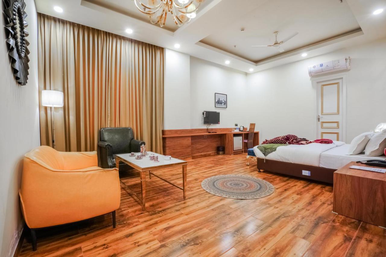 ออล เฮฟเวน โกลด์ Hotel นิวเดลี ภายนอก รูปภาพ