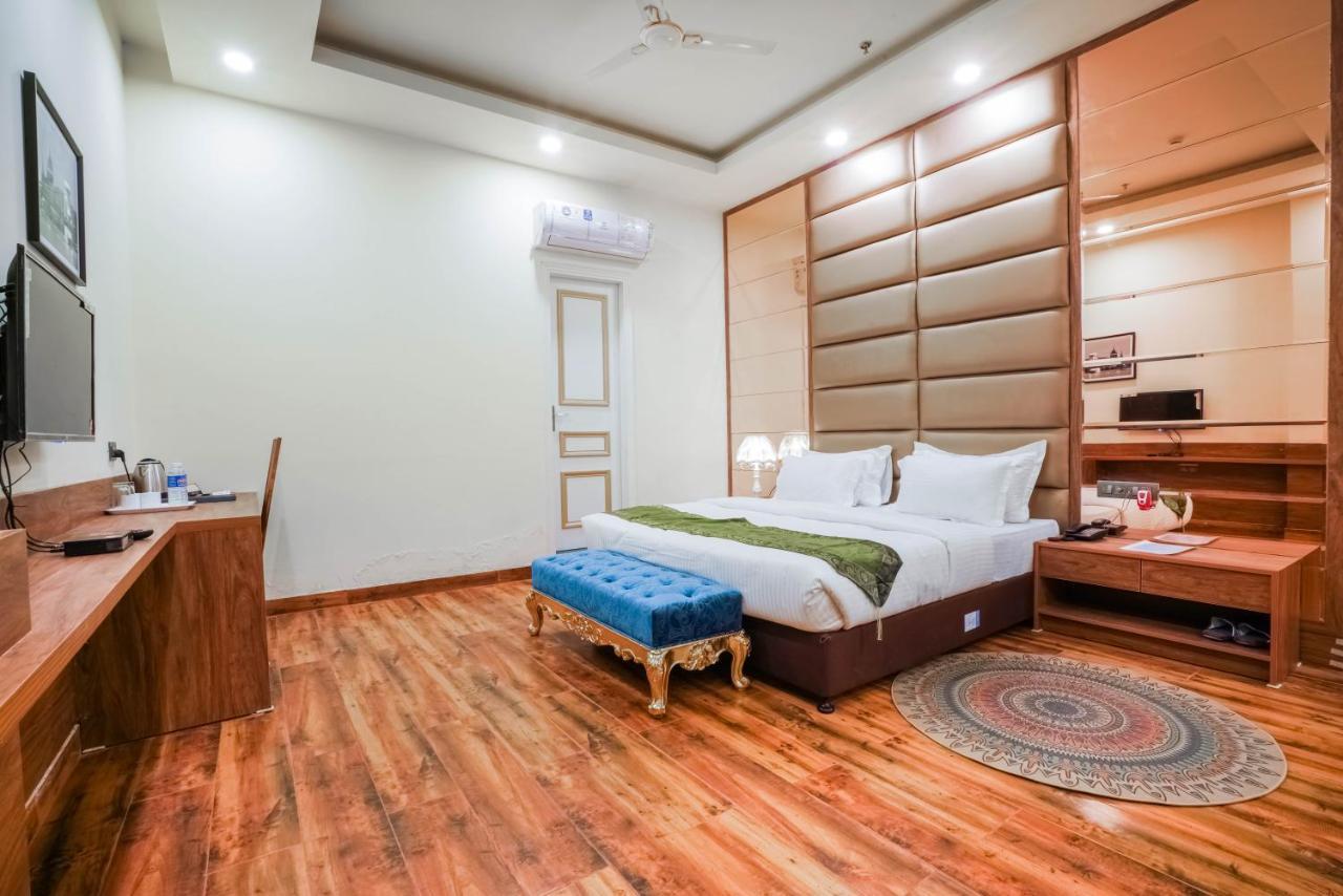 ออล เฮฟเวน โกลด์ Hotel นิวเดลี ภายนอก รูปภาพ