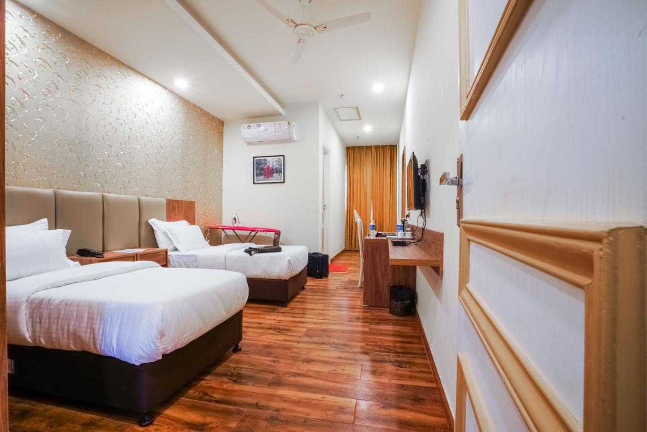 ออล เฮฟเวน โกลด์ Hotel นิวเดลี ภายนอก รูปภาพ