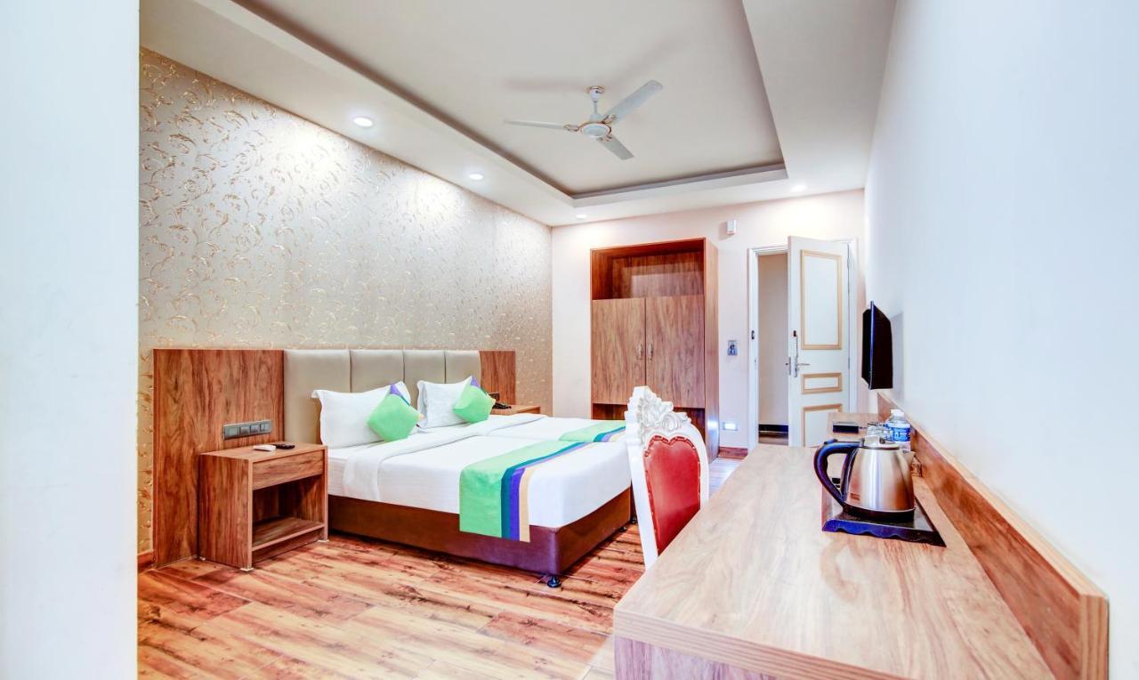 ออล เฮฟเวน โกลด์ Hotel นิวเดลี ภายนอก รูปภาพ