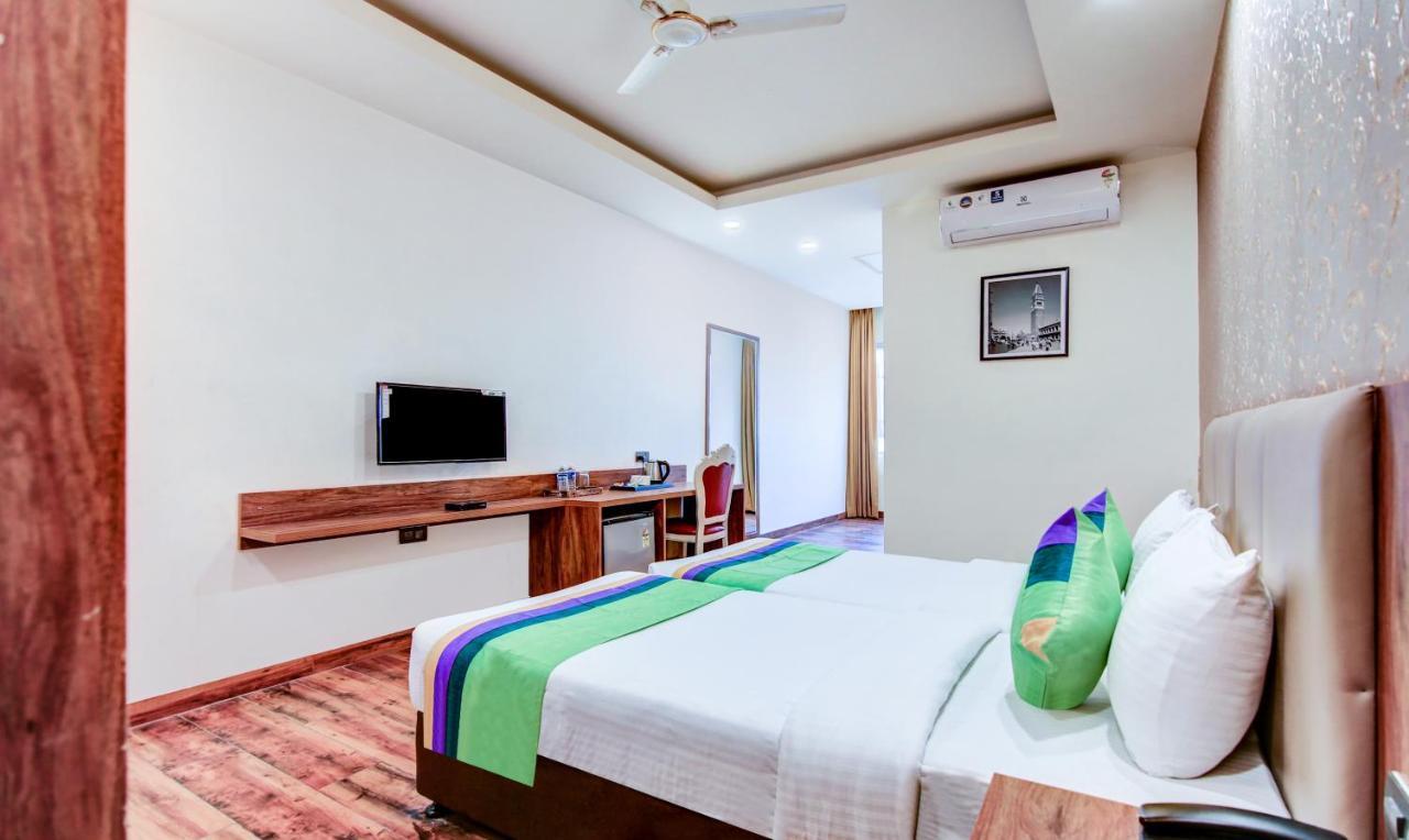 ออล เฮฟเวน โกลด์ Hotel นิวเดลี ภายนอก รูปภาพ