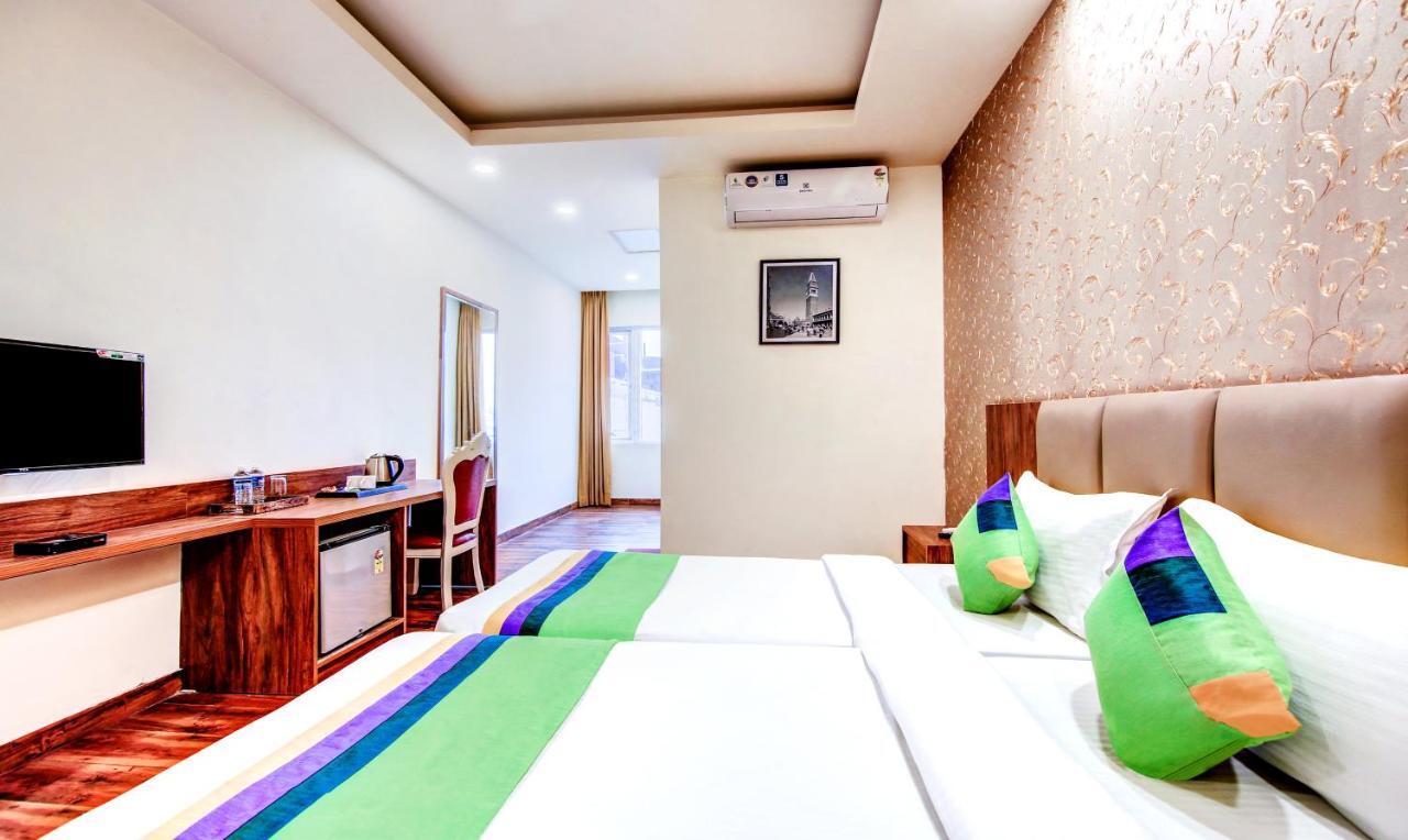 ออล เฮฟเวน โกลด์ Hotel นิวเดลี ภายนอก รูปภาพ